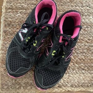 Women's New Balance shoes size 8
